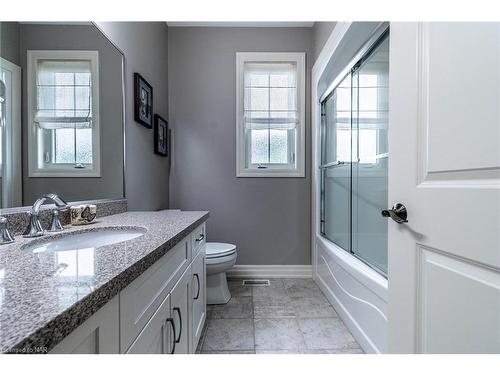 356 Creekside Drive, Welland, ON - Indoor Photo Showing Bathroom