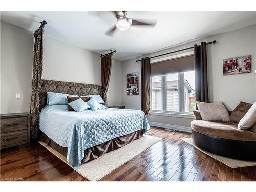 356 Creekside Drive, Welland, ON - Indoor Photo Showing Bedroom