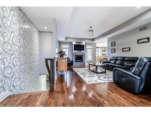 356 Creekside Drive, Welland, ON - Indoor Photo Showing Living Room With Fireplace