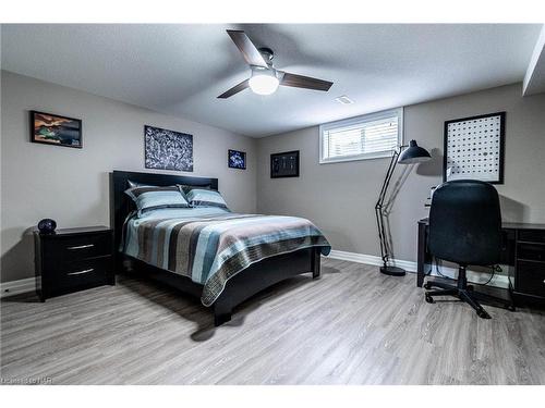356 Creekside Drive, Welland, ON - Indoor Photo Showing Bedroom