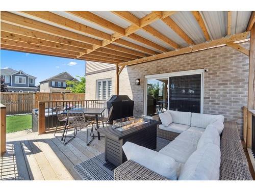 106 Spruce Crescent, Welland, ON - Outdoor With Deck Patio Veranda With Exterior