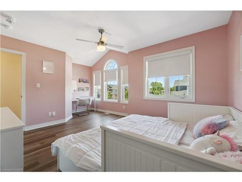 106 Spruce Crescent, Welland, ON - Indoor Photo Showing Bedroom