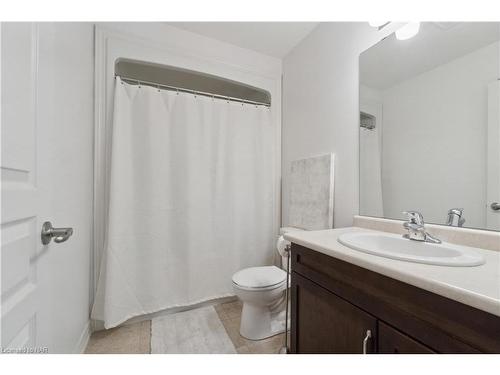 106 Spruce Crescent, Welland, ON - Indoor Photo Showing Bathroom