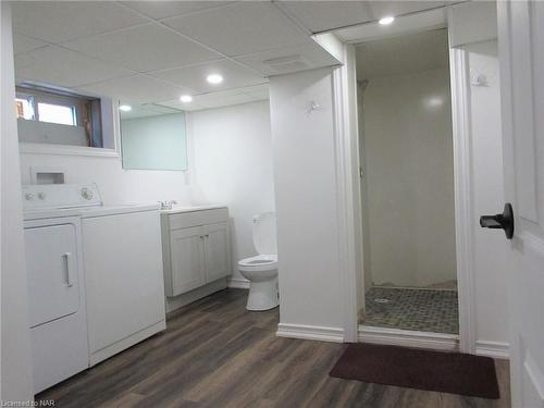 1-6165 Barker Street, Niagara Falls, ON - Indoor Photo Showing Laundry Room