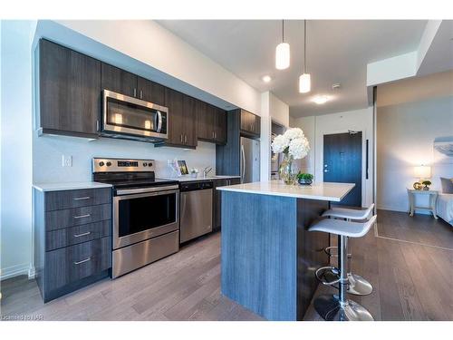 621-7711 Green Vista Gate, Niagara Falls, ON - Indoor Photo Showing Kitchen With Stainless Steel Kitchen With Upgraded Kitchen