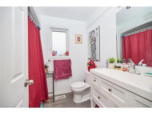 28 Merritt Street, St. Catharines, ON - Indoor Photo Showing Bathroom