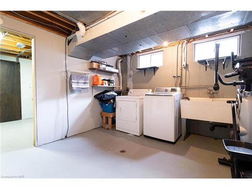 79 Glen Park Road, St. Catharines, ON - Indoor Photo Showing Laundry Room