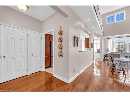 6309 Pinestone Road, Niagara Falls, ON - Indoor Photo Showing Kitchen