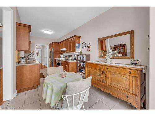 6309 Pinestone Road, Niagara Falls, ON - Indoor Photo Showing Dining Room