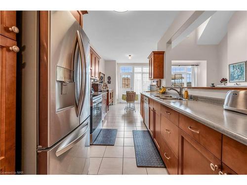 6309 Pinestone Road, Niagara Falls, ON - Indoor Photo Showing Dining Room