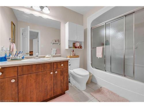 6309 Pinestone Road, Niagara Falls, ON - Indoor Photo Showing Bathroom