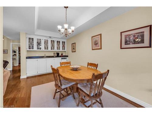 6309 Pinestone Road, Niagara Falls, ON - Indoor Photo Showing Dining Room