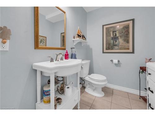 6309 Pinestone Road, Niagara Falls, ON - Indoor Photo Showing Bathroom