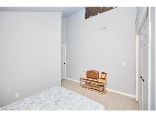 846 Highway 20 Highway W, Pelham, ON - Indoor Photo Showing Bedroom