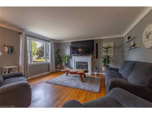 436 Ash Street, Port Colborne, ON - Indoor Photo Showing Living Room With Fireplace