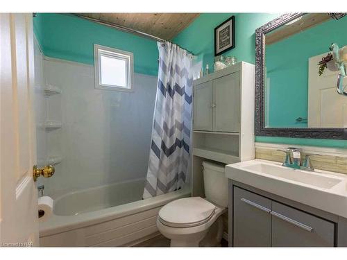 436 Ash Street, Port Colborne, ON - Indoor Photo Showing Bathroom