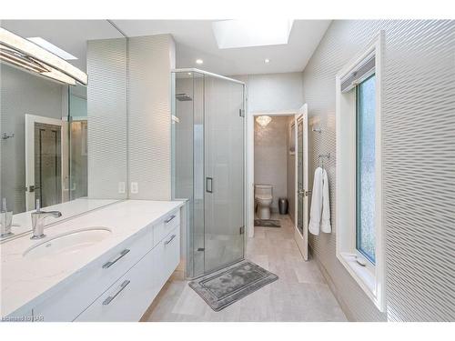 661 Clarence Street, Port Colborne, ON - Indoor Photo Showing Bathroom
