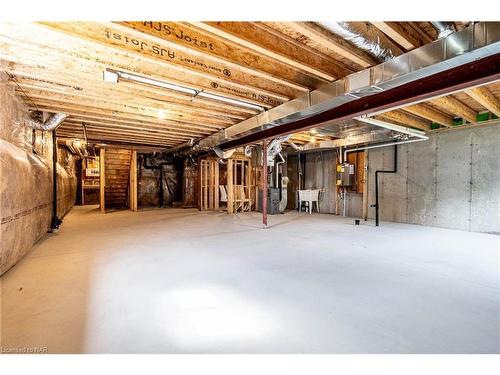 62-4311 Mann Street, Niagara Falls, ON - Indoor Photo Showing Basement