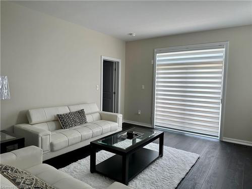 62-4311 Mann Street, Niagara Falls, ON - Indoor Photo Showing Living Room