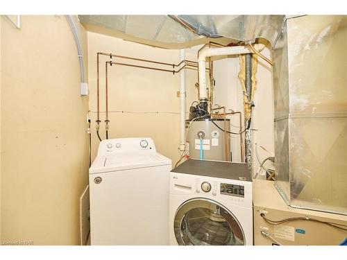 19-117 Willson Road, Welland, ON - Indoor Photo Showing Laundry Room
