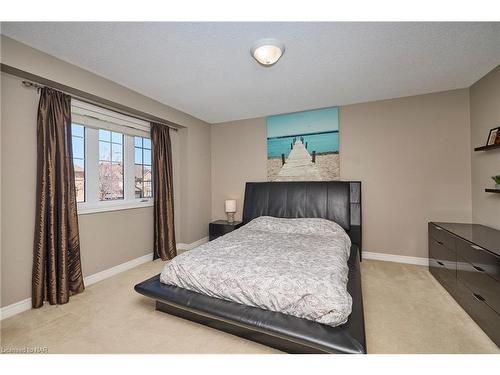 15 Ivybridge Drive, Stoney Creek, ON - Indoor Photo Showing Bedroom