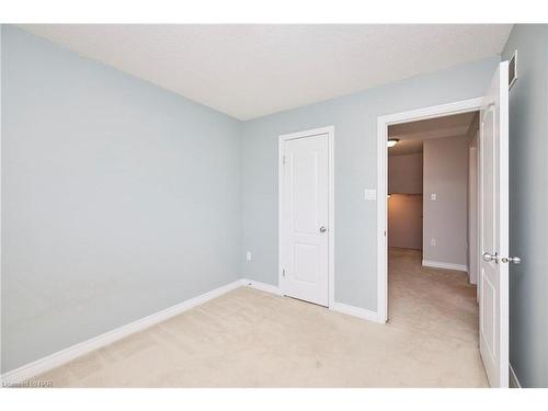 15 Ivybridge Drive, Stoney Creek, ON - Indoor Photo Showing Other Room