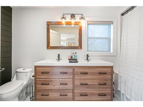 2913 Ridgemount Road, Fort Erie, ON - Indoor Photo Showing Bathroom