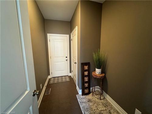 8 Moes Crescent, St. Catharines, ON - Indoor Photo Showing Other Room