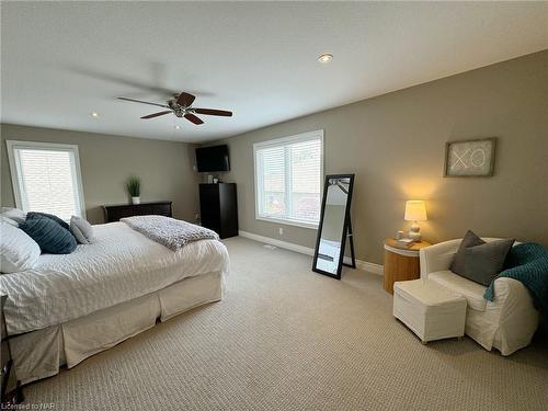 8 Moes Crescent, St. Catharines, ON - Indoor Photo Showing Bedroom