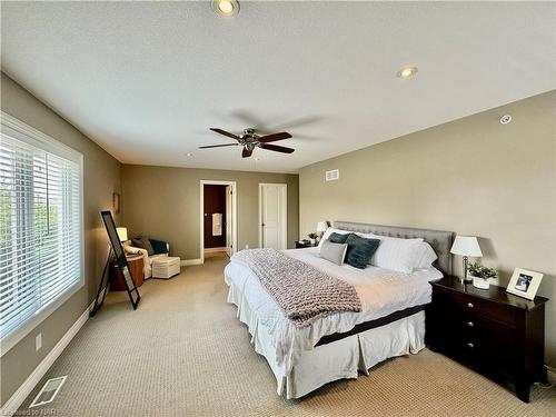 8 Moes Crescent, St. Catharines, ON - Indoor Photo Showing Bedroom