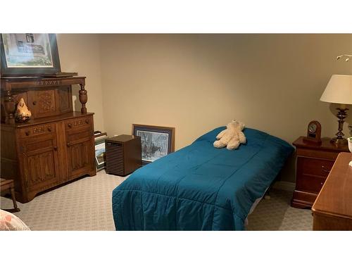 14 Adah Court, Welland, ON - Indoor Photo Showing Bedroom