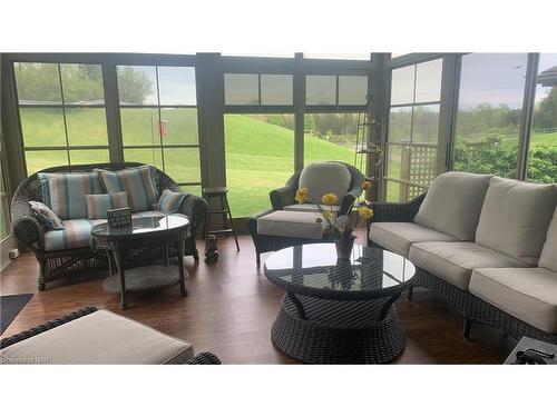 14 Adah Court, Welland, ON - Indoor Photo Showing Living Room