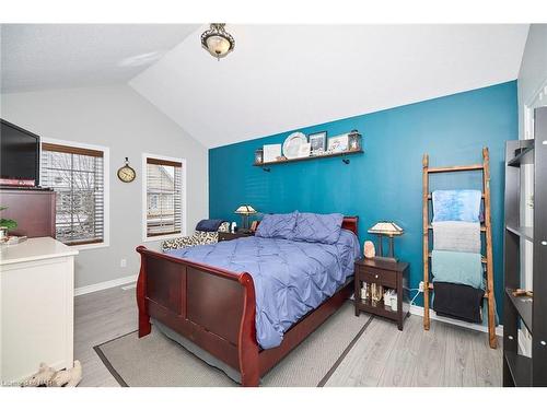 4-6263 Valley Way, Niagara Falls, ON - Indoor Photo Showing Bedroom