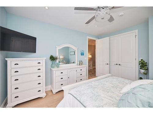 3364 Whispering Woods Trail, Ridgeway, ON - Indoor Photo Showing Bedroom