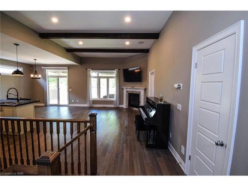 3990 Village Creek Drive, Stevensville, ON - Indoor Photo Showing Other Room With Fireplace