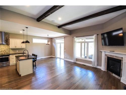 3990 Village Creek Drive, Stevensville, ON - Indoor Photo Showing Other Room With Fireplace