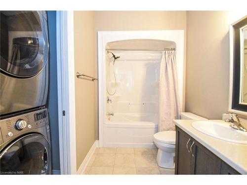 3990 Village Creek Drive, Stevensville, ON - Indoor Photo Showing Laundry Room