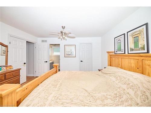 595 Daytona Drive, Fort Erie, ON - Indoor Photo Showing Bedroom