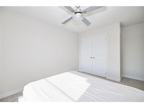 237 Shoreview Drive, Welland, ON - Indoor Photo Showing Bedroom