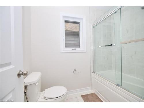 237 Shoreview Drive, Welland, ON - Indoor Photo Showing Bathroom