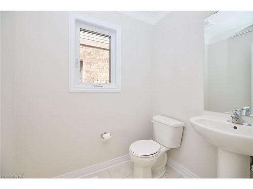 237 Shoreview Drive, Welland, ON - Indoor Photo Showing Bathroom