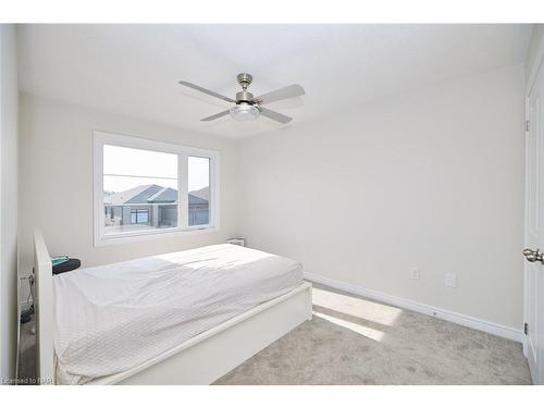 237 Shoreview Drive, Welland, ON - Indoor Photo Showing Bedroom