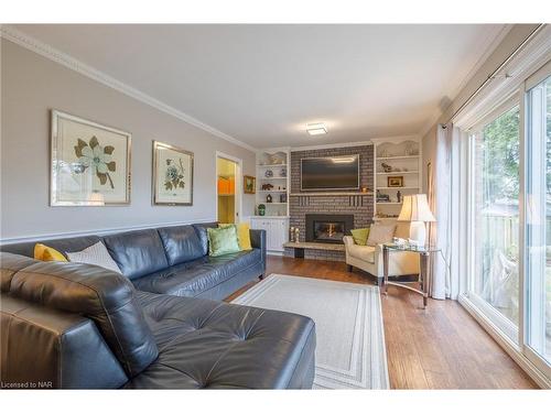 50 Millbridge Crescent, Fonthill, ON - Indoor Photo Showing Living Room With Fireplace