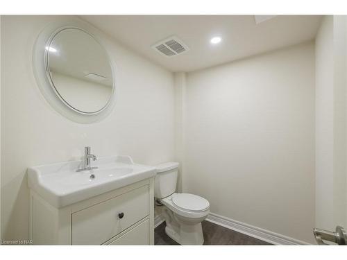 50 Millbridge Crescent, Fonthill, ON - Indoor Photo Showing Bathroom