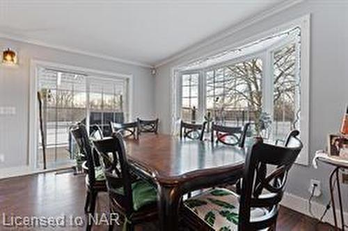 2850 Thunder Bay Road, Fort Erie, ON - Indoor Photo Showing Dining Room