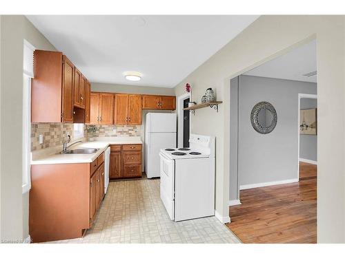 6 Ingram Place, St. Catharines, ON - Indoor Photo Showing Kitchen