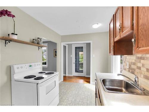 6 Ingram Place, St. Catharines, ON - Indoor Photo Showing Kitchen