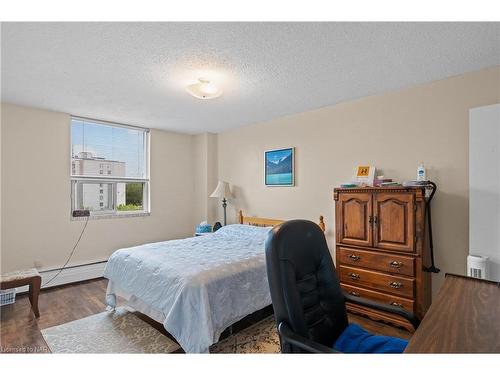 505-365 Geneva Street, St. Catharines, ON - Indoor Photo Showing Bedroom