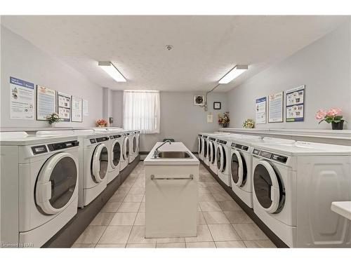 505-365 Geneva Street, St. Catharines, ON - Indoor Photo Showing Laundry Room