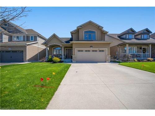 9428 Hendershot Boulevard, Niagara Falls, ON - Outdoor With Deck Patio Veranda With Facade